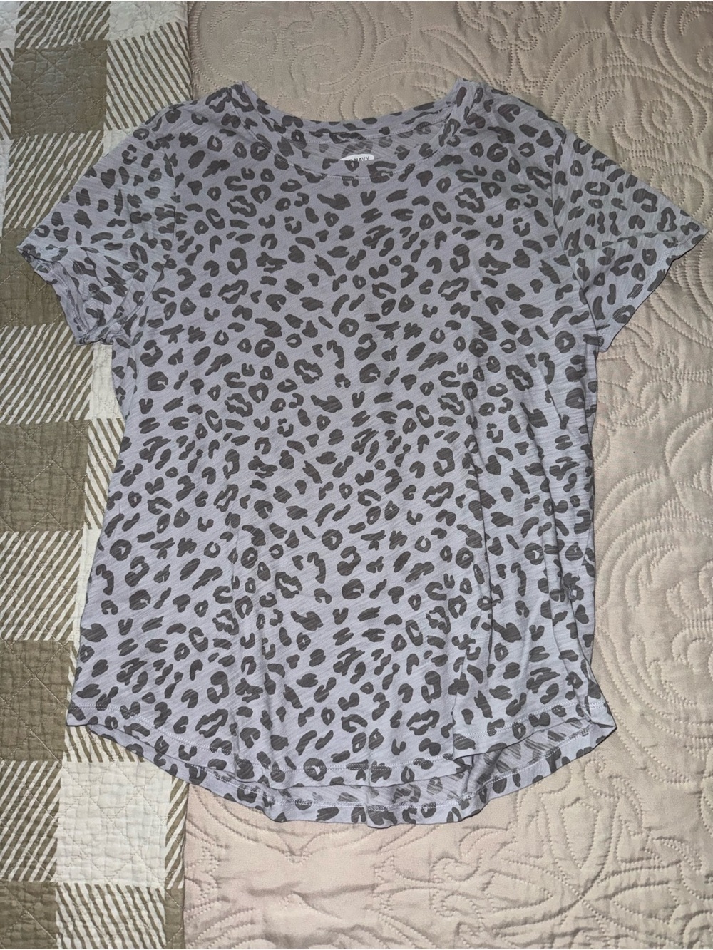 Old Navy Short Sleeve Leopard Print Tee - Gray